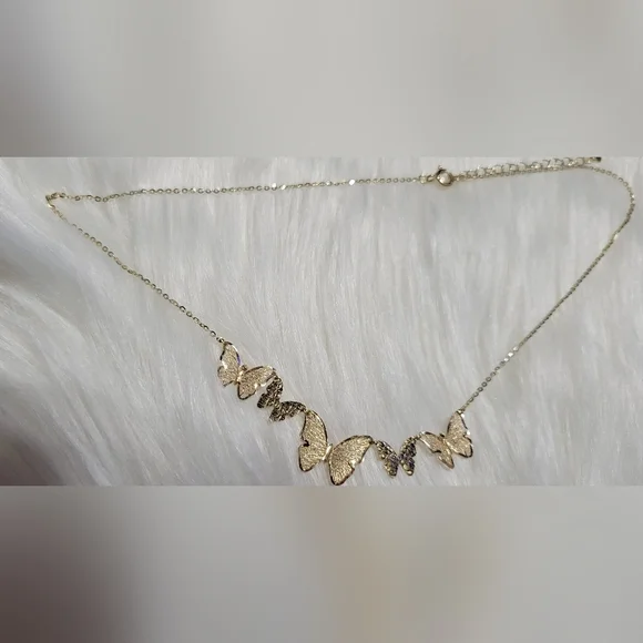 Japan Gold 18K Butterfly Necklace - Picture 8 of 10